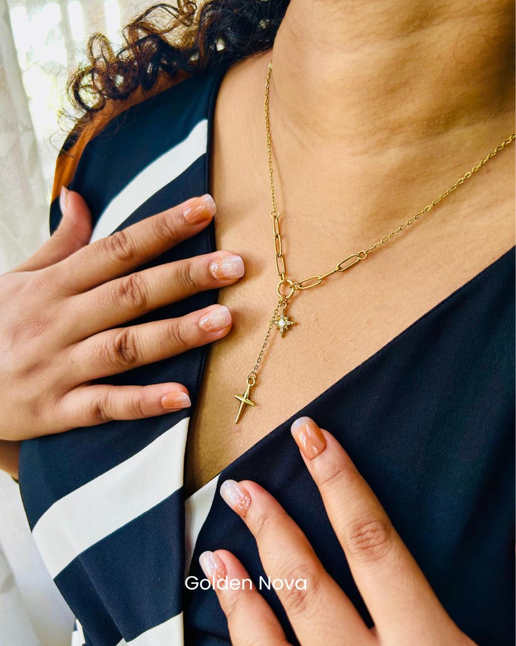 GOLDEN NOVA NECK CHAIN