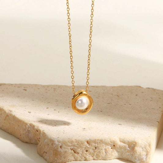 LUCIA PEARL PENDANT