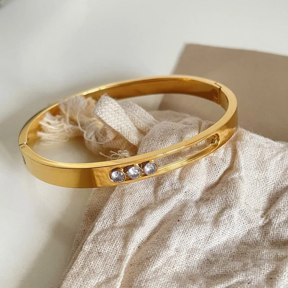 ALINA DIAMOND BANGLE