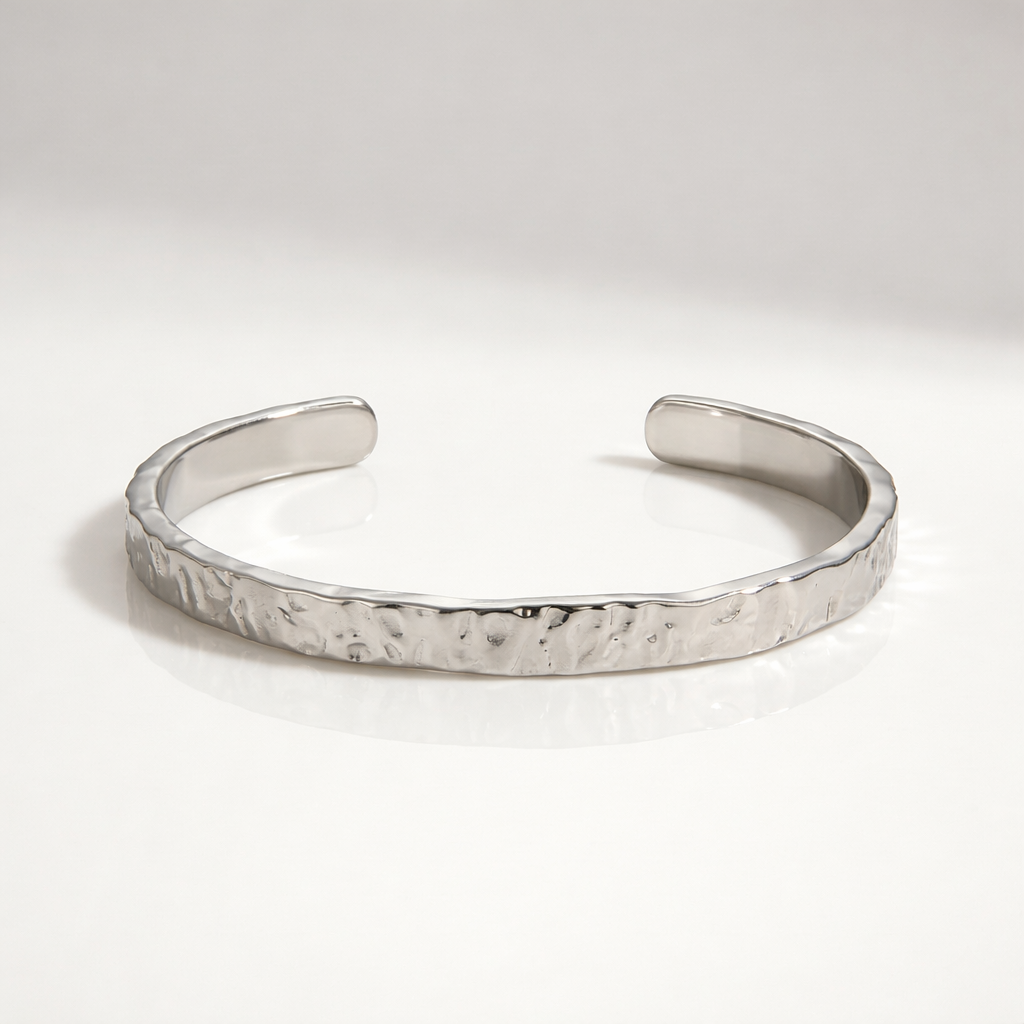 HAMMERED CUFF