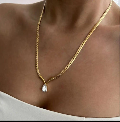 AMETRA NECK CHAIN