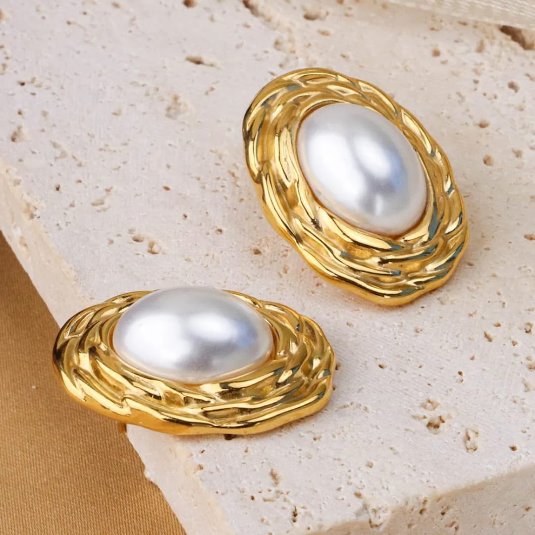 STATEMENT PEARL EARRINGS