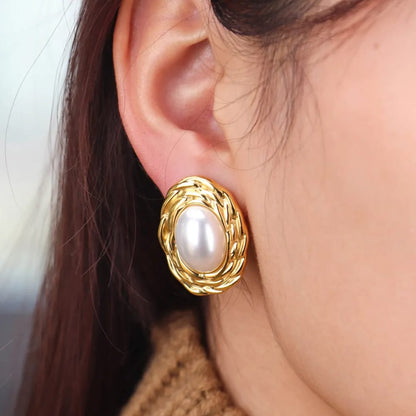 STATEMENT PEARL EARRINGS