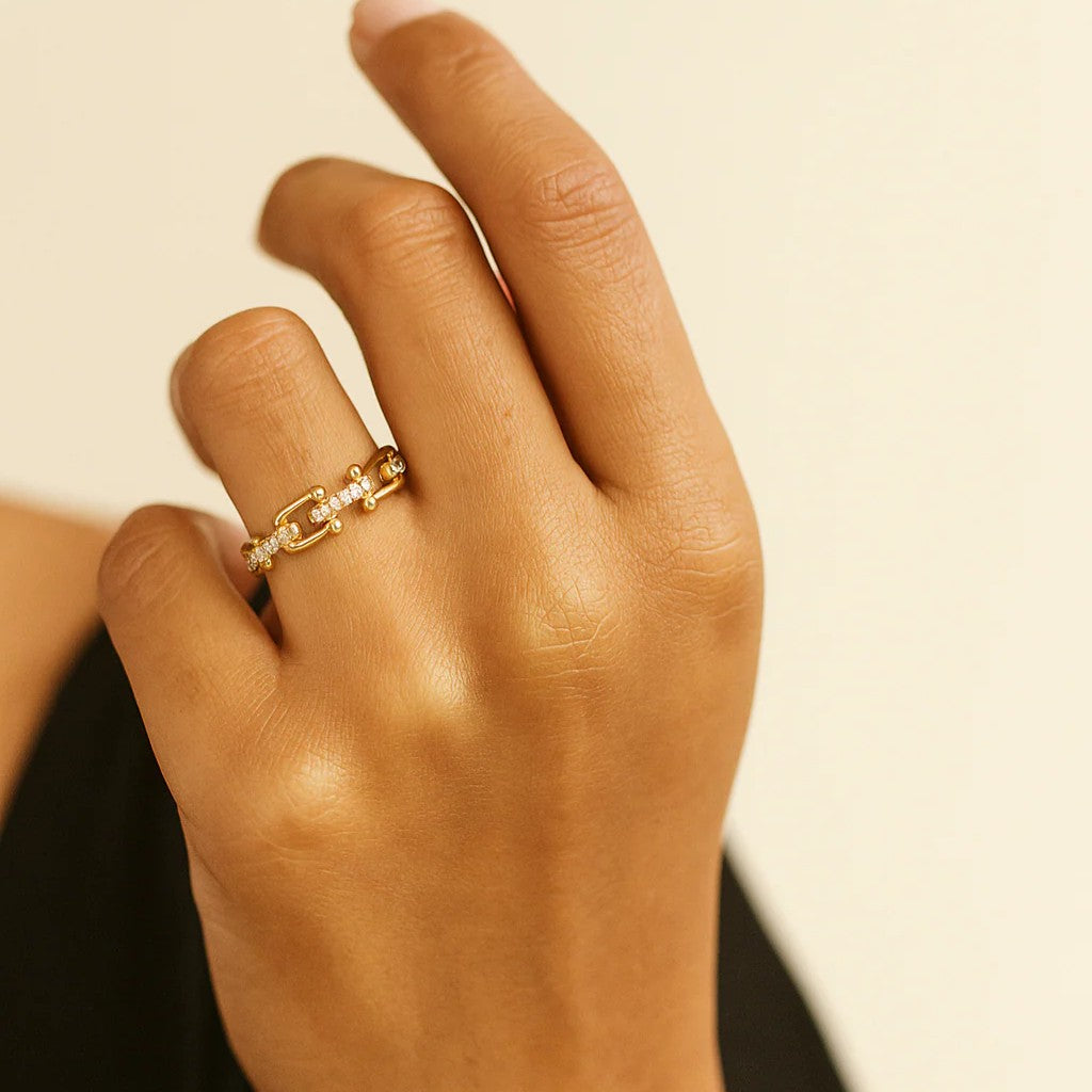 LINKED DIAMOND RING