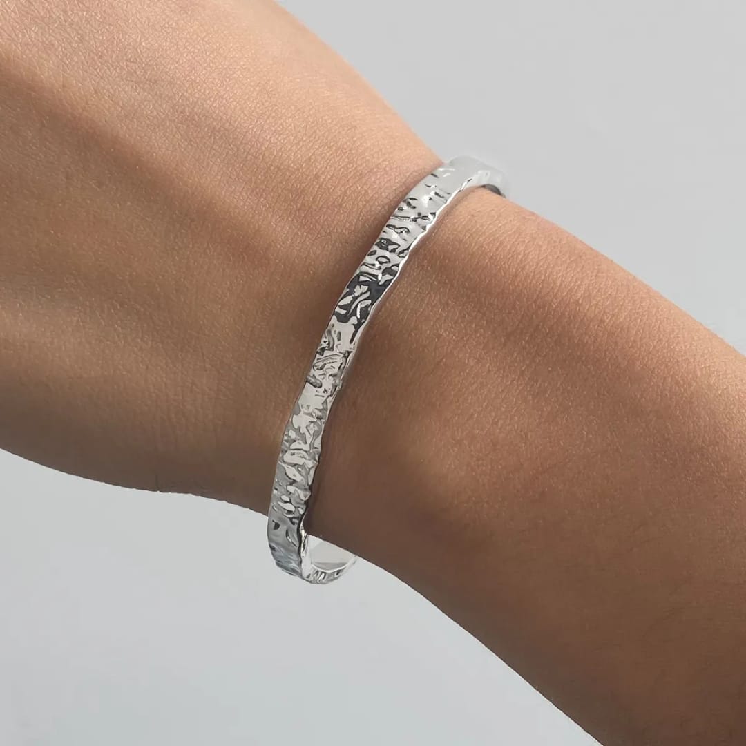 HAMMERED CUFF