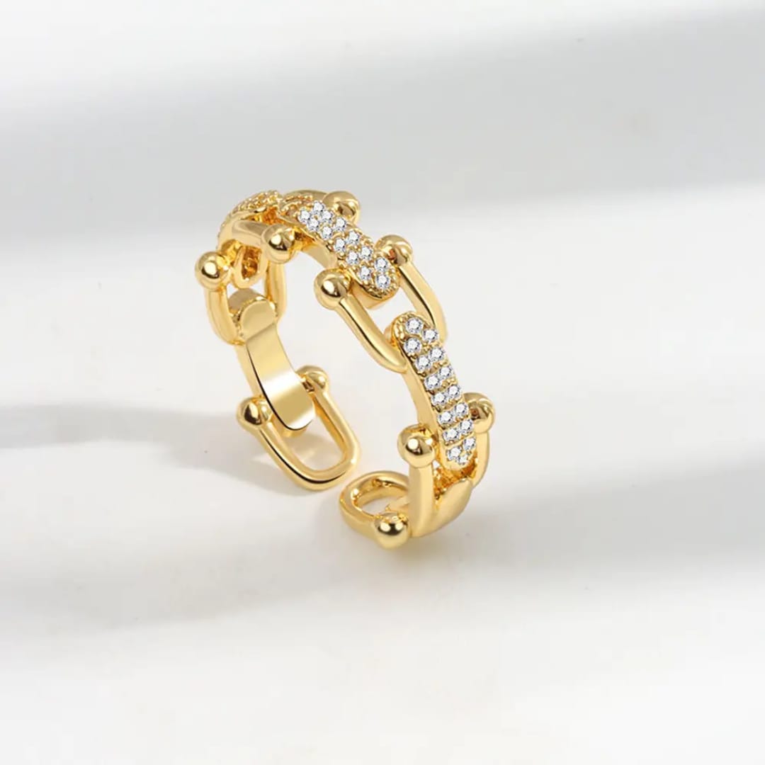 LINKED DIAMOND RING
