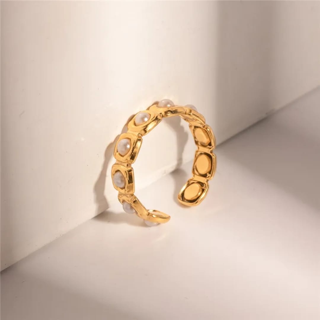 PEARL RING