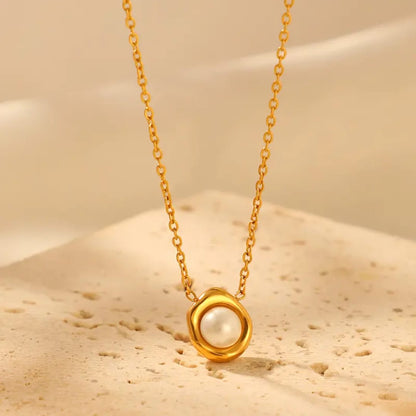 LUCIA PEARL PENDANT